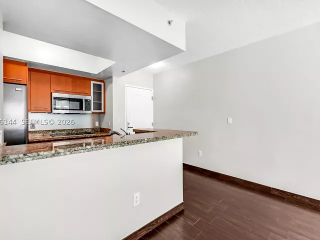 1-bedroom condo for rent in Miami Beach - 110 Washington Ave 1506 - MondialRealty