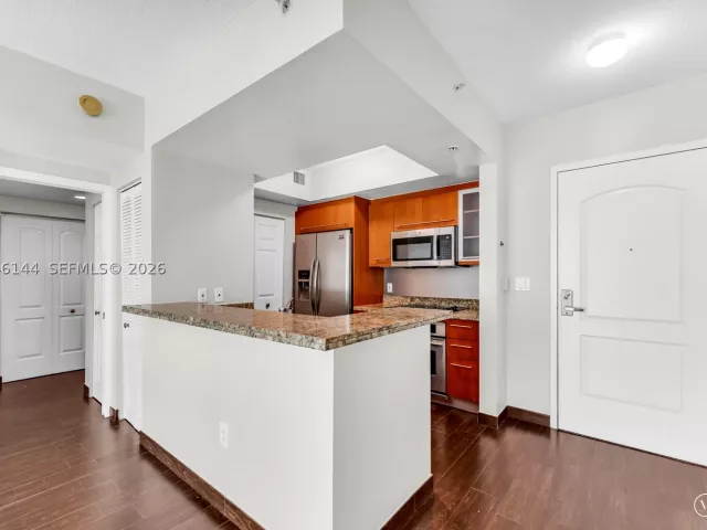 1-bedroom condo for rent in Miami Beach - 110 Washington Ave 1506 - MondialRealty