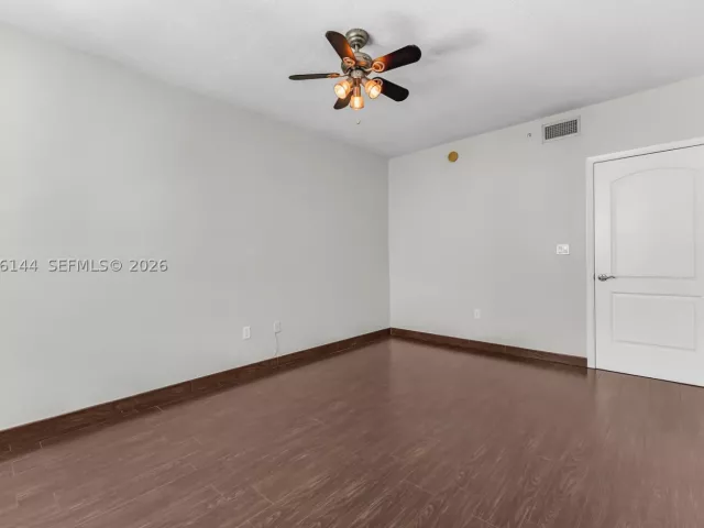 1-bedroom condo for rent in Miami Beach - 110 Washington Ave 1506 - MondialRealty