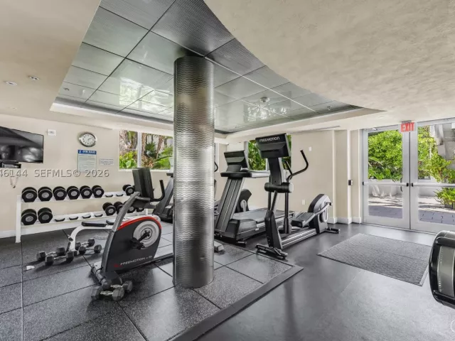 1-bedroom condo for rent in Miami Beach - 110 Washington Ave 1506 - MondialRealty