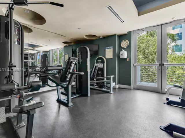 1-bedroom condo for rent in Miami Beach - 110 Washington Ave 1506 - MondialRealty