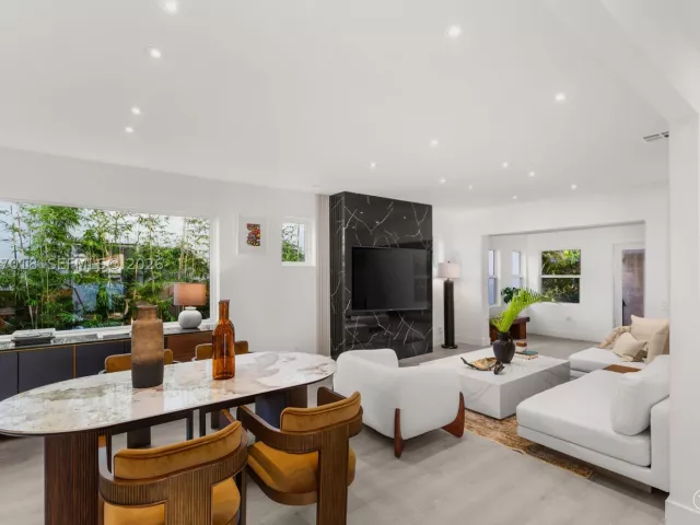 3-bedroom home for sale in Miami - 3616 SW 26th St - MondialRealty