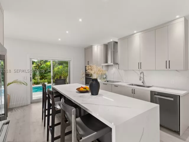 3-bedroom home for sale in Miami - 3616 SW 26th St - MondialRealty