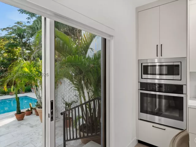 3-bedroom home for sale in Miami - 3616 SW 26th St - MondialRealty