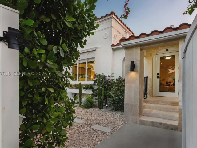 3-bedroom home for sale in Miami - 3616 SW 26th St - MondialRealty