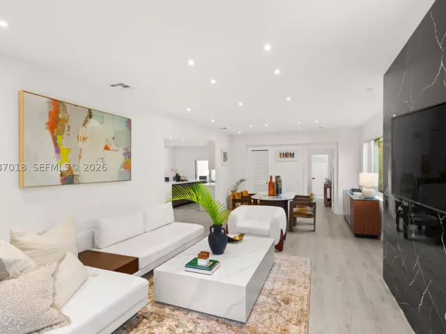 3-bedroom home for sale in Miami - 3616 SW 26th St - MondialRealty