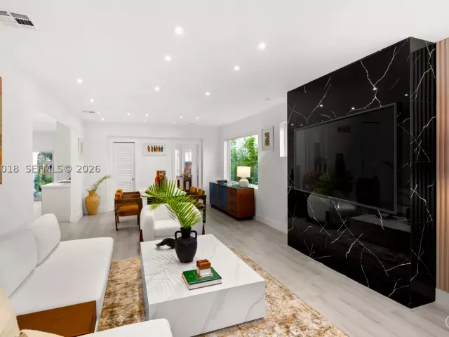 3-bedroom home for sale in Miami - 3616 SW 26th St - MondialRealty