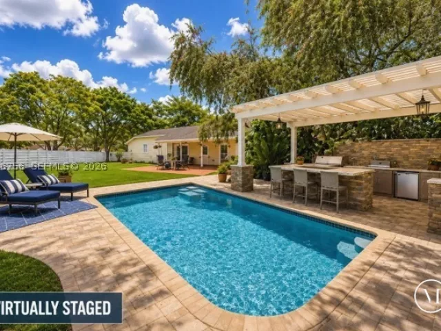 4-bedroom home for sale in Miami - 14630 SW 147th Ct - MondialRealty