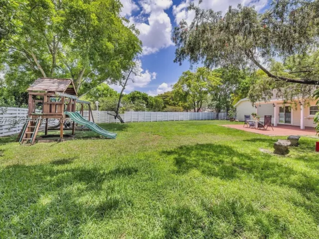 4-bedroom home for sale in Miami - 14630 SW 147th Ct - MondialRealty
