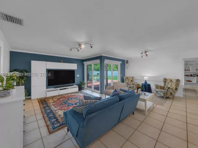 4-bedroom home for sale in Miami - 14630 SW 147th Ct - MondialRealty