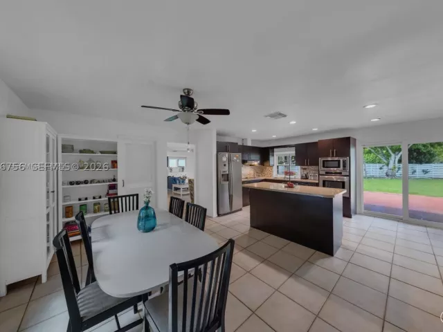 4-bedroom home for sale in Miami - 14630 SW 147th Ct - MondialRealty