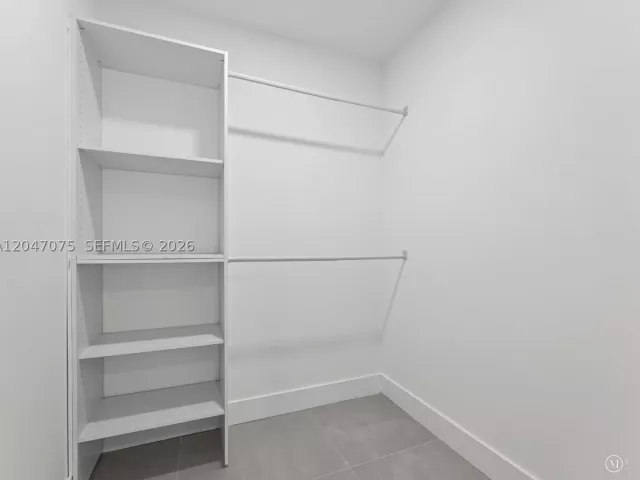 5-bedroom home for sale in Miami - 610 NE 164th Ter - MondialRealty