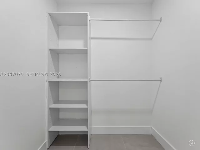 5-bedroom home for sale in Miami - 610 NE 164th Ter - MondialRealty