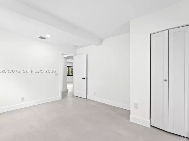 5-bedroom home for sale in Miami - 610 NE 164th Ter - MondialRealty