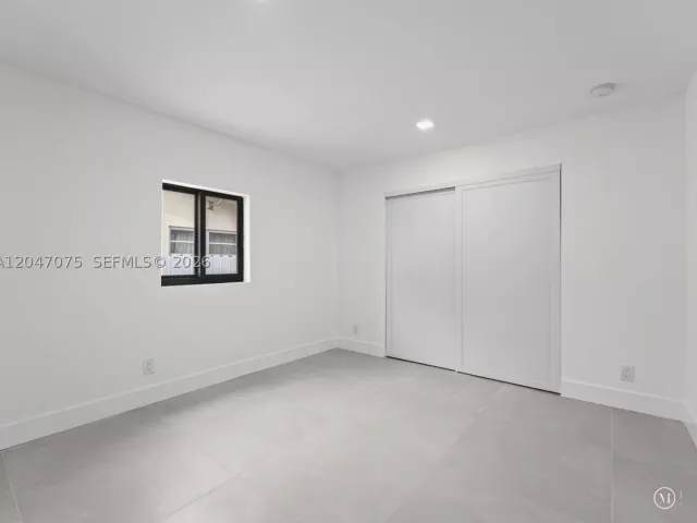 5-bedroom home for sale in Miami - 610 NE 164th Ter - MondialRealty