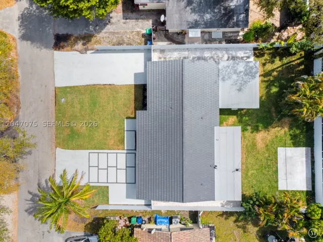 5-bedroom home for sale in Miami - 610 NE 164th Ter - MondialRealty