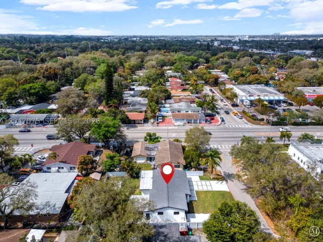 5-bedroom home for sale in Miami - 610 NE 164th Ter - MondialRealty
