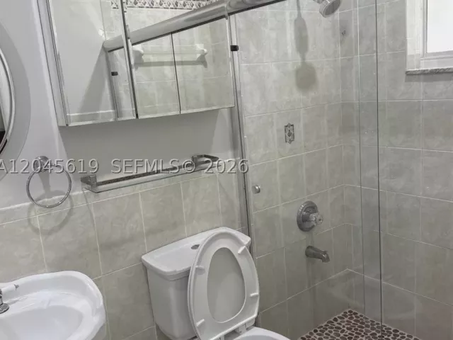 3-bedroom home for sale in Miami - 14406 SW 179th Ln - MondialRealty