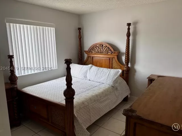 3-bedroom home for sale in Miami - 14406 SW 179th Ln - MondialRealty