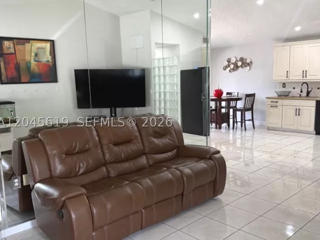 3-bedroom home for sale in Miami - 14406 SW 179th Ln - MondialRealty