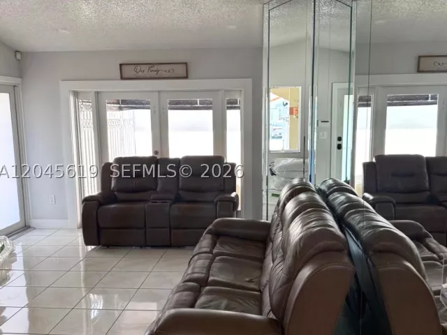 3-bedroom home for sale in Miami - 14406 SW 179th Ln - MondialRealty