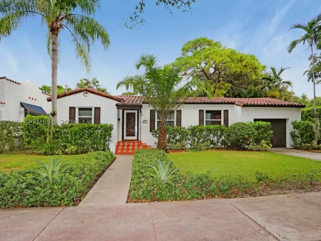 3-bedroom home for rent in Coral Gables - 221 Camilo Ave - MondialRealty