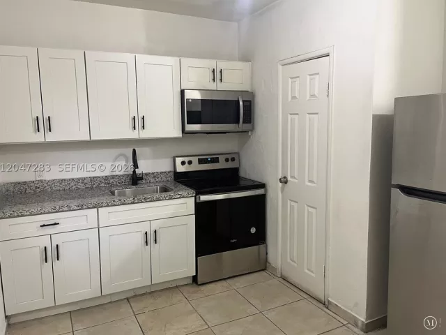4-bedroom home for sale in Miami - 733 NW 4th Ave - MondialRealty