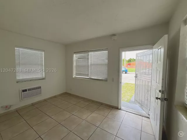 4-bedroom home for sale in Miami - 733 NW 4th Ave - MondialRealty
