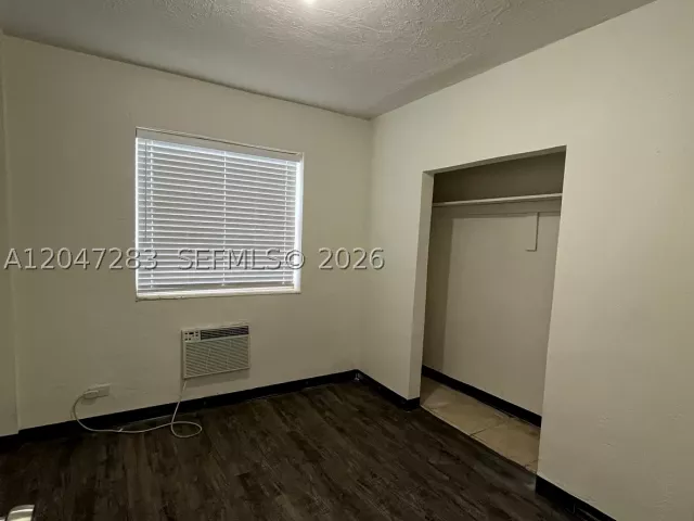 4-bedroom home for sale in Miami - 733 NW 4th Ave - MondialRealty