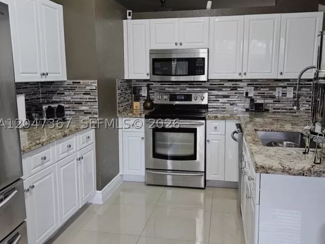 3-bedroom home for sale in Homestead - 2635 SE 4th Pl - MondialRealty