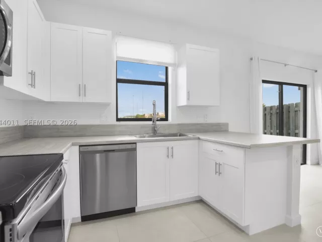 3-bedroom home for sale in Miami - 20610 NE 5th Pl - MondialRealty