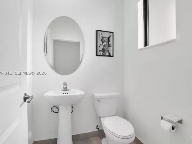 3-bedroom home for sale in Miami - 20610 NE 5th Pl - MondialRealty