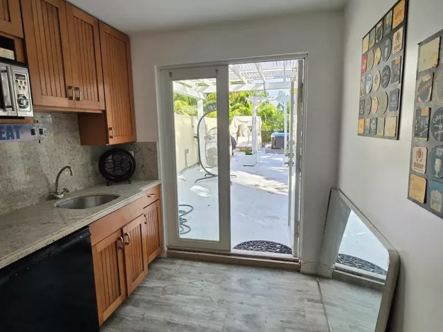 4-bedroom home for rent in Fort Lauderdale - 808 N Victoria Park Road 0 - MondialRealty