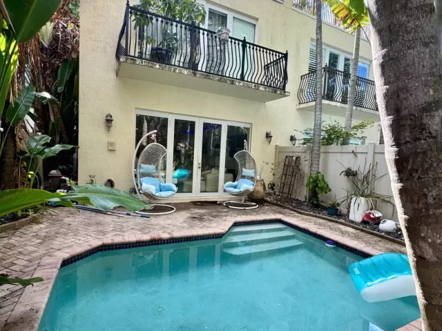 4-bedroom home for rent in Fort Lauderdale - 808 N Victoria Park Road 0 - MondialRealty