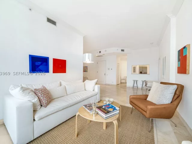 2-bedroom condo for rent in Miami - 888 Brickell Key Dr 2610 - MondialRealty