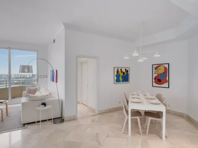 2-bedroom condo for rent in Miami - 888 Brickell Key Dr 2610 - MondialRealty