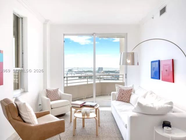 2-bedroom condo for rent in Miami - 888 Brickell Key Dr 2610 - MondialRealty