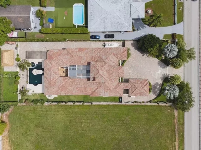 7-bedroom home for sale in Miami - 2835 SW 132nd Ave - MondialRealty
