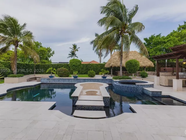 7-bedroom home for sale in Miami - 2835 SW 132nd Ave - MondialRealty