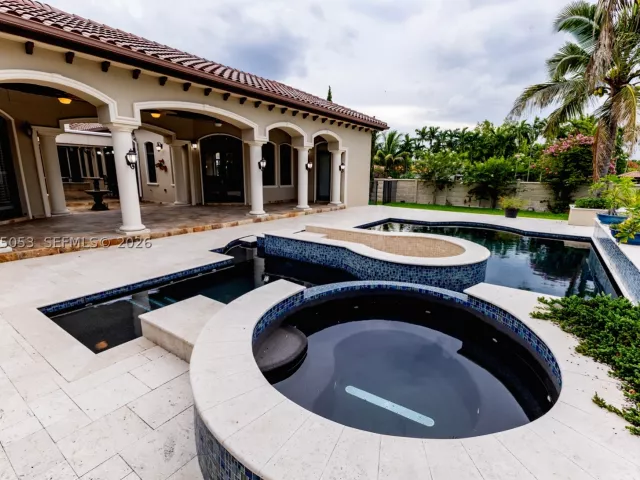 7-bedroom home for sale in Miami - 2835 SW 132nd Ave - MondialRealty