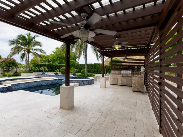 7-bedroom home for sale in Miami - 2835 SW 132nd Ave - MondialRealty