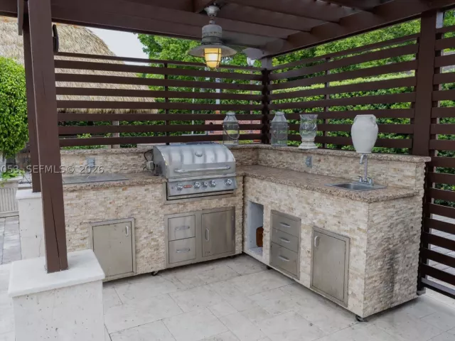 7-bedroom home for sale in Miami - 2835 SW 132nd Ave - MondialRealty