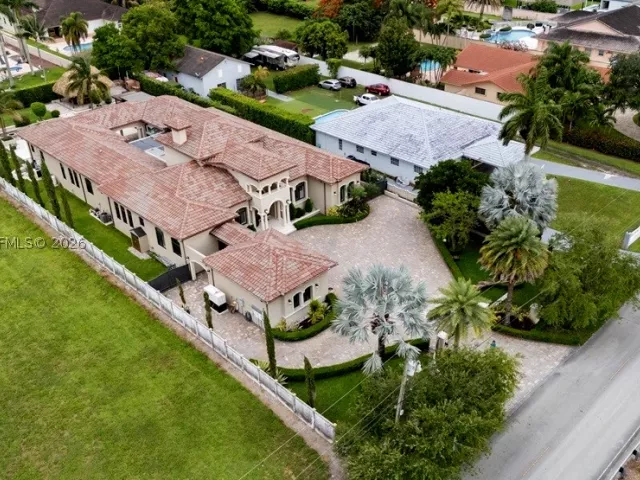 7-bedroom home for sale in Miami - 2835 SW 132nd Ave - MondialRealty
