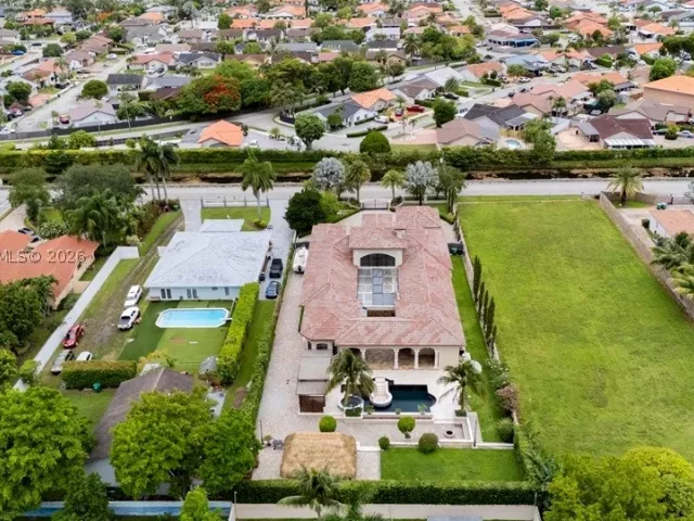 7-bedroom home for sale in Miami - 2835 SW 132nd Ave - MondialRealty