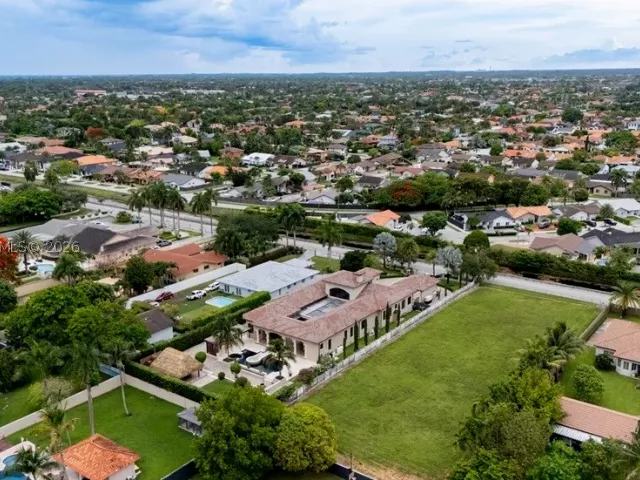7-bedroom home for sale in Miami - 2835 SW 132nd Ave - MondialRealty