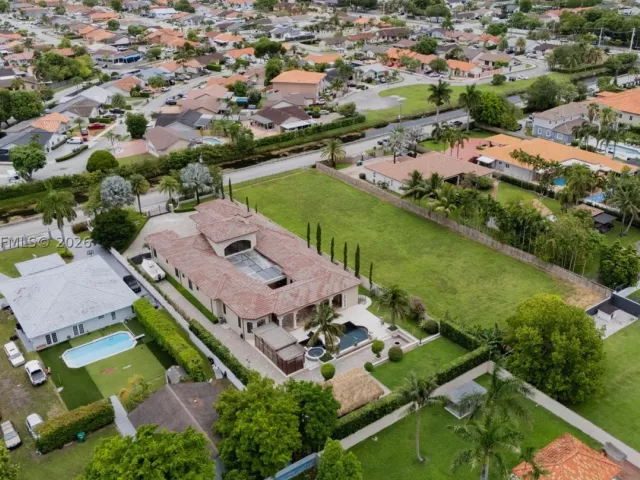 7-bedroom home for sale in Miami - 2835 SW 132nd Ave - MondialRealty