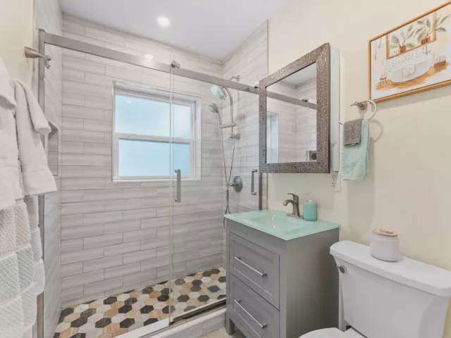 2-bedroom home for sale in Fort Lauderdale - 636 NE 16th Court - MondialRealty