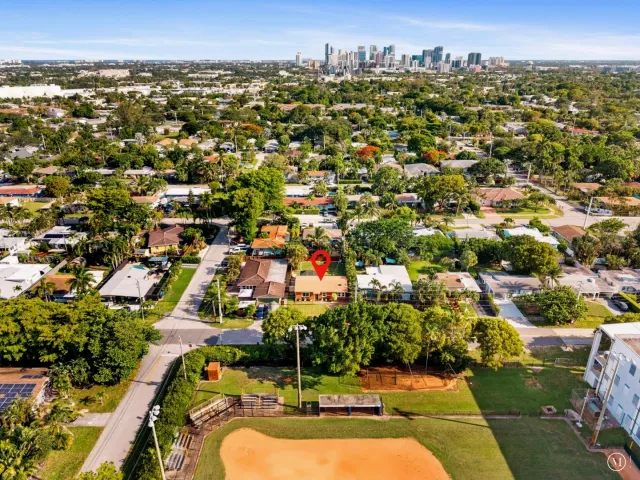 2-bedroom home for sale in Fort Lauderdale - 636 NE 16th Court - MondialRealty
