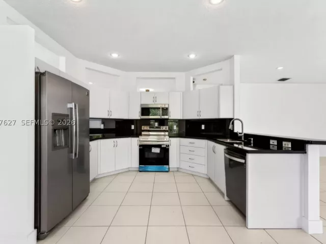 4-bedroom home for sale in Boca Raton - 9535 Fox Trot Ln - MondialRealty