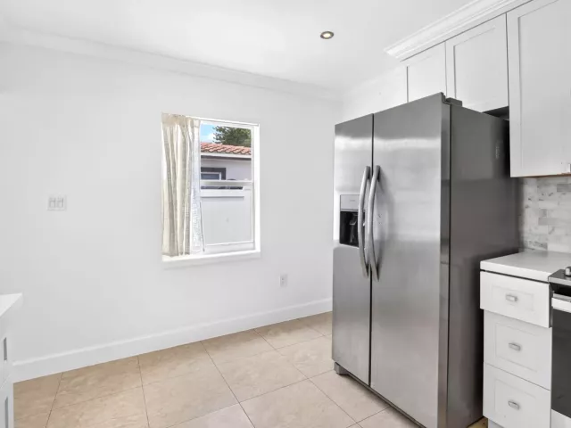 3-bedroom home for sale in Hollywood - 2427 Harding Street - MondialRealty